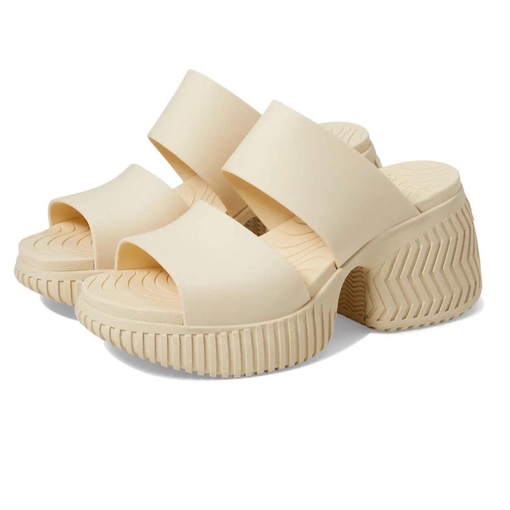 Sorel Cream Platform Mules, size 8